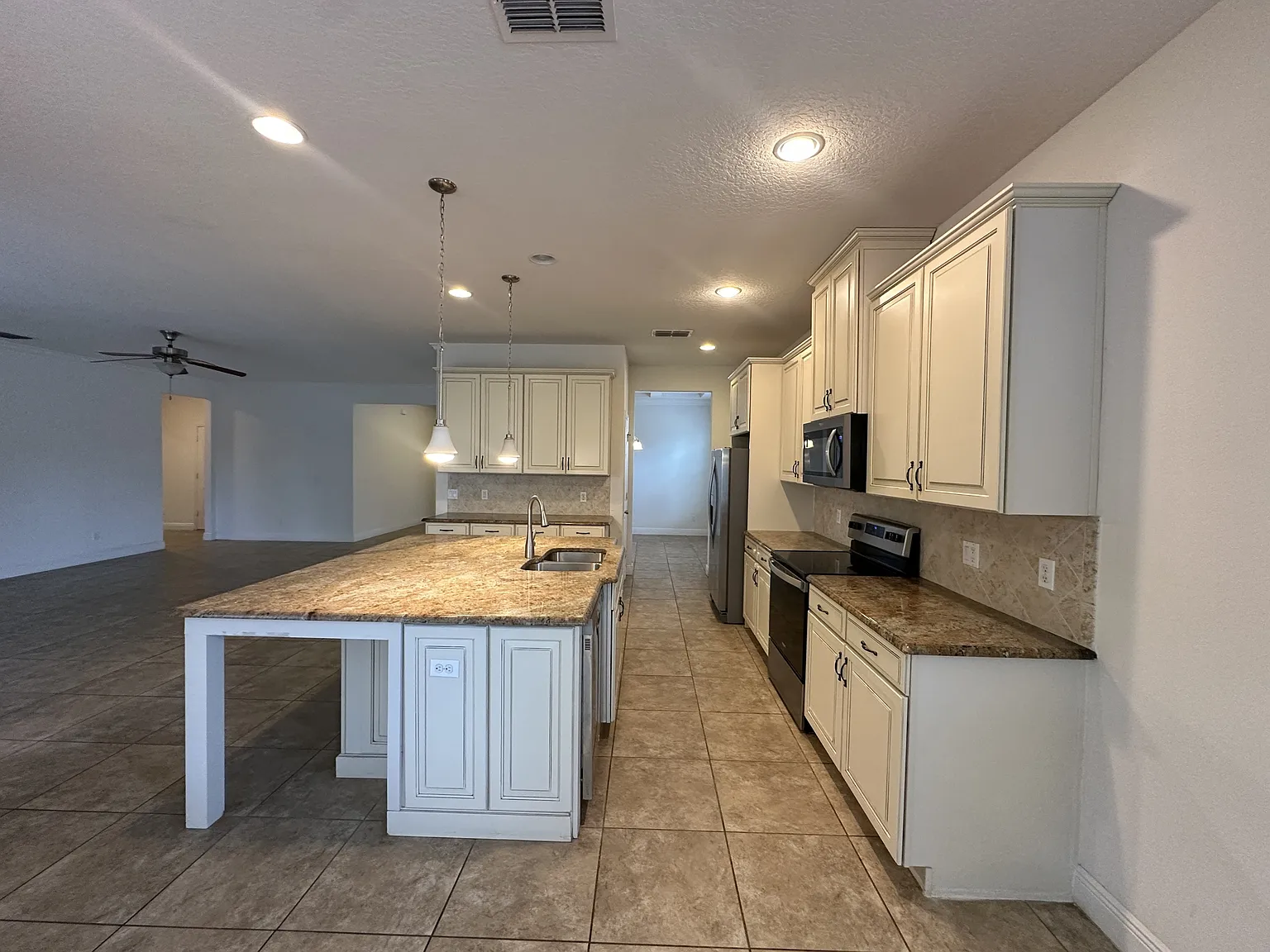 11728 Gray Rock Trail - 1 — Photo 4
