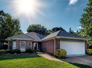 156 Willow Oak Ln, Brandon, MS 39047