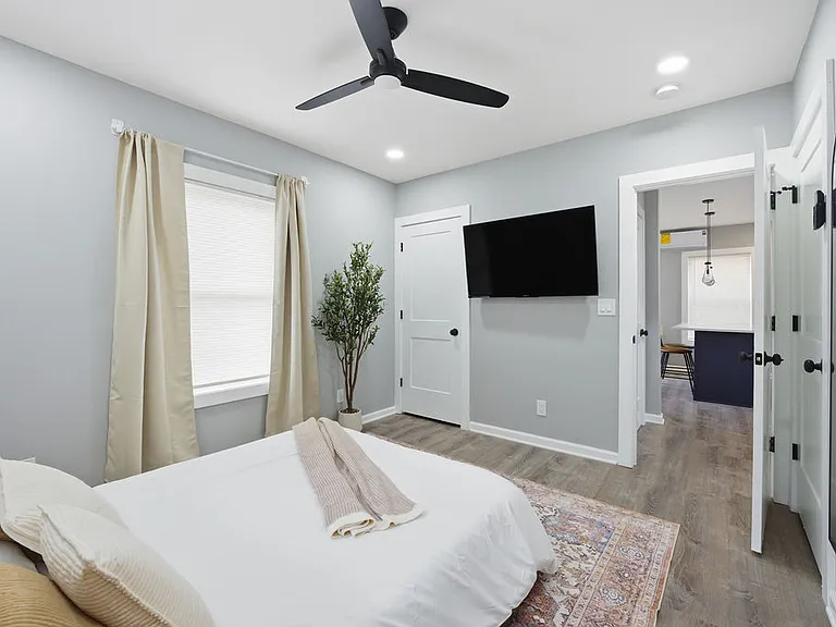 1114 Oakland Dr SW #B — Photo 10