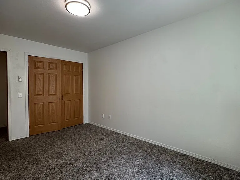 1512 Brook Ct — Photo 22