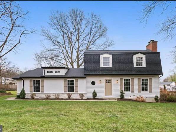 626 Sand Hill Rd, Hershey, PA 17033