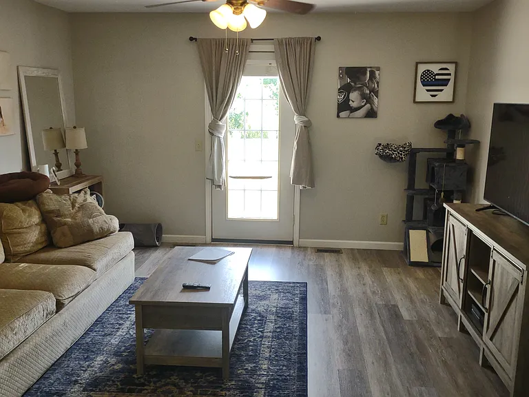 8428 Pleasantwood Ave NW — Photo 3