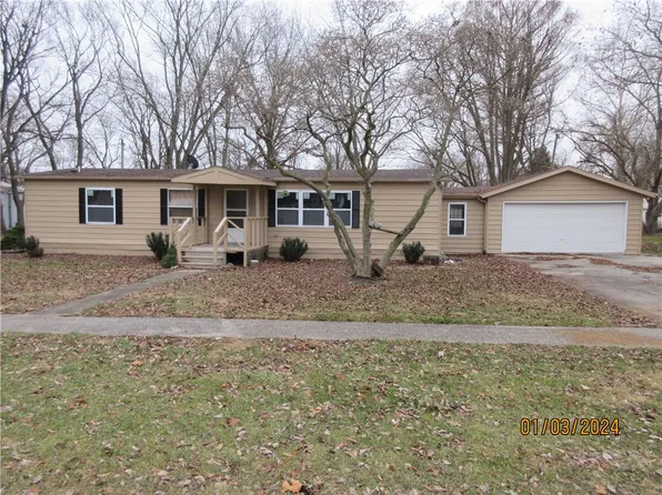 204 2nd St, Hindsboro, IL 61930