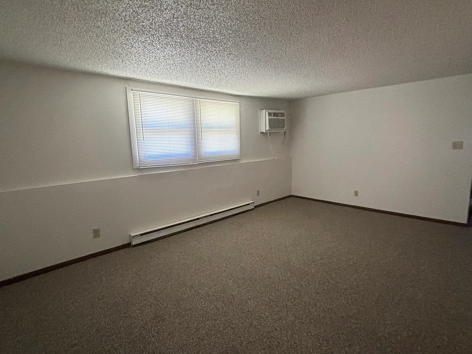2 bed, 850 sqft, $1,450 — Photo 3