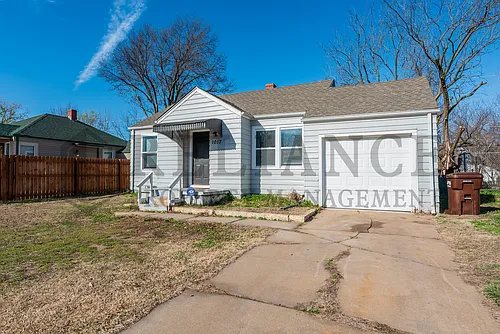 1017 N Pershing St Photo 1