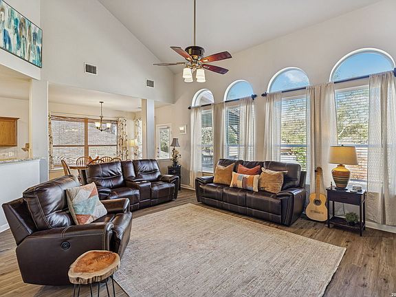 4th image of 20806 Las Lomas
