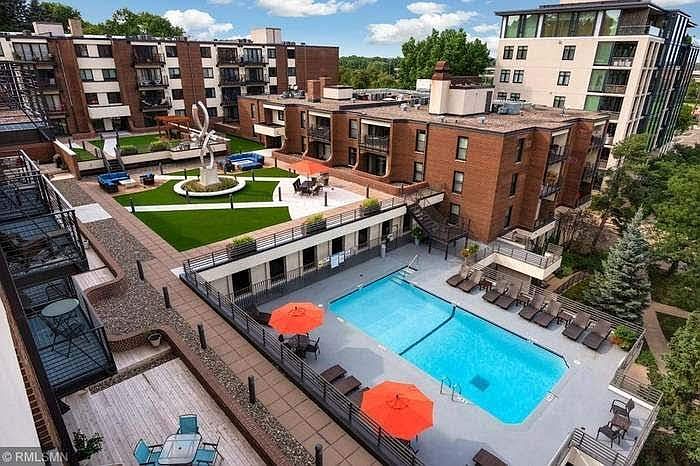 Groveland Terrace Complex Terrace Overview