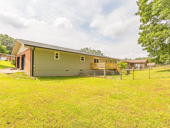 5th image of 303 Callan Dr