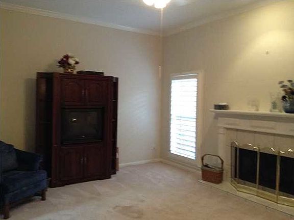 4th image of 9036 Green Chase Dr