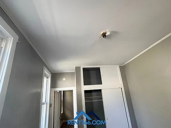 3rd image of 929 Center St