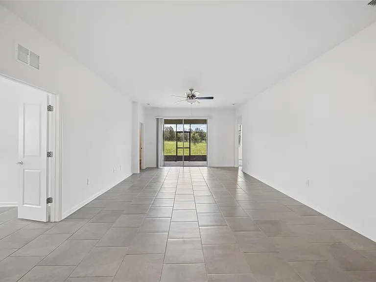 363 Loch Ct — Photo 10