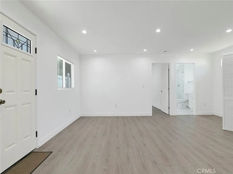 10018 N Aqueduct Ave — Photo 4