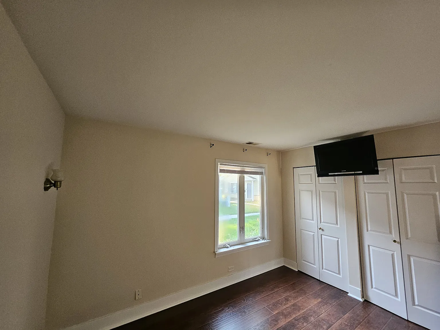 2 bed, 750 sqft, $1,800 — Photo 4