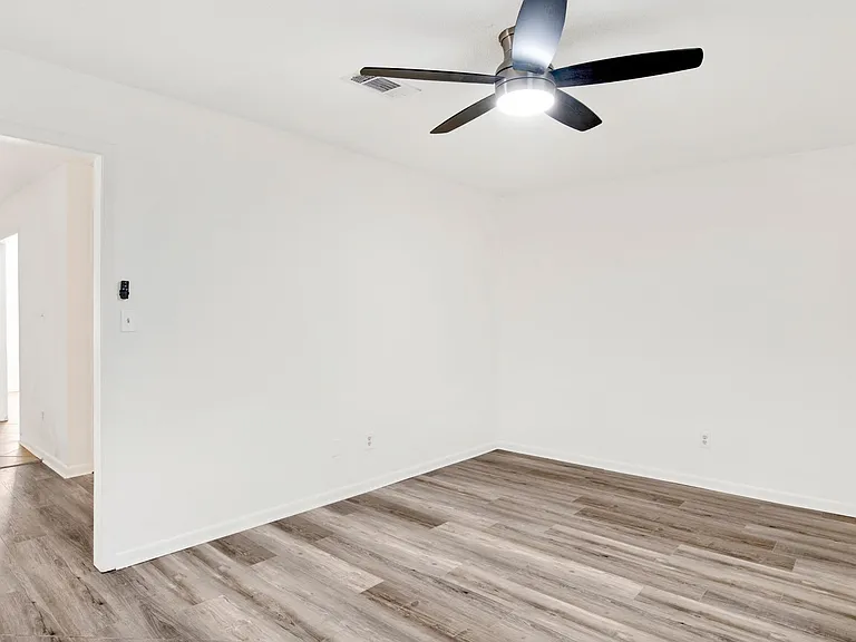 1382 Fairchild St #B — Photo 6