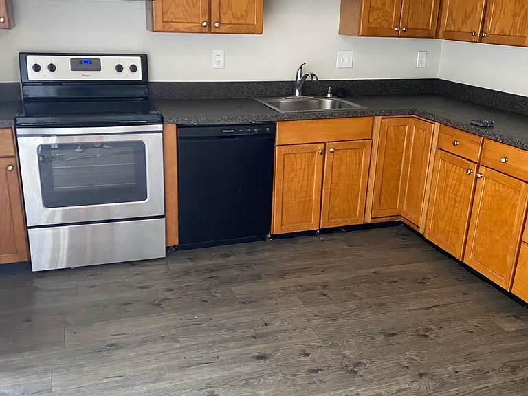 308 S Gomez Ave #C — Photo 34
