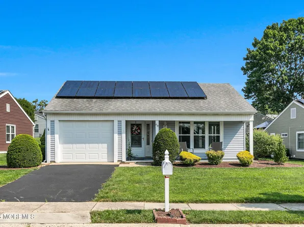 68 Red Hill Road, Manchester, NJ 08759