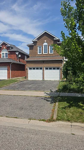 39 Pogson Dr Photo 1