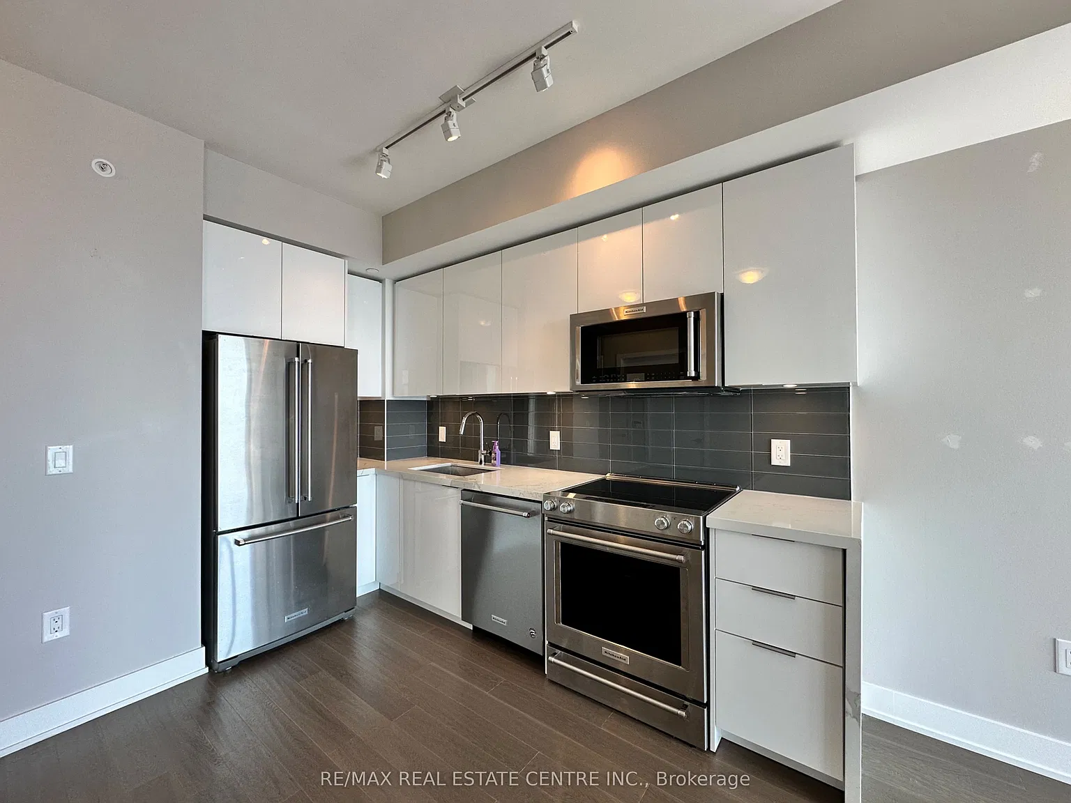 1 bed, $2,500 — Photo 4