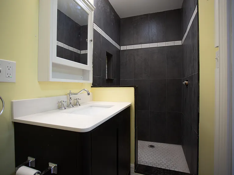 274 Lexington Ave #1 — Photo 9