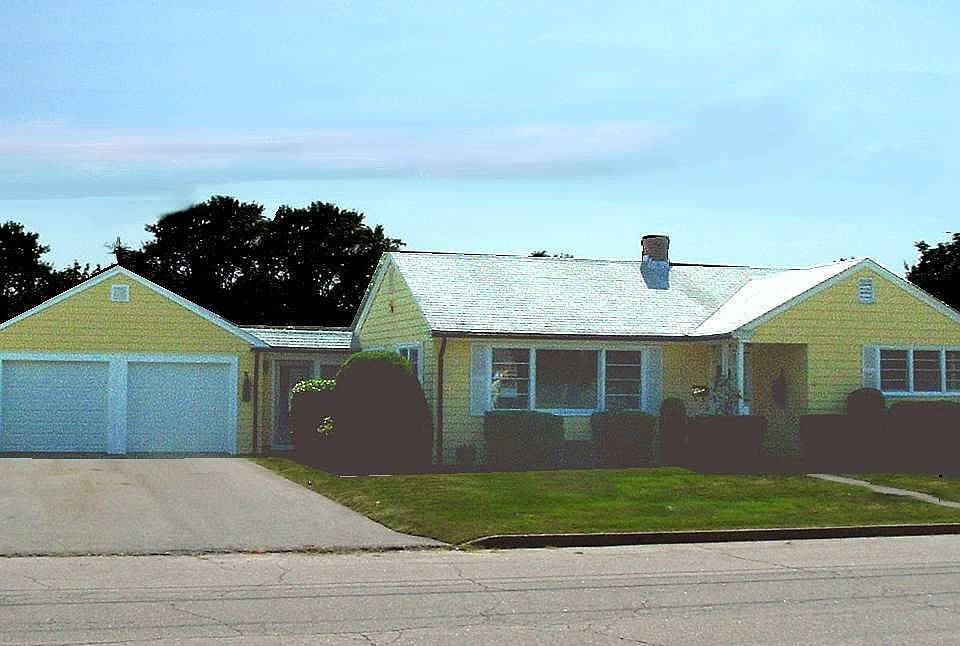 Bright and Cheerful Custom Ranch