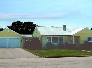 90 Greylock Rd, Bristol, RI 02809