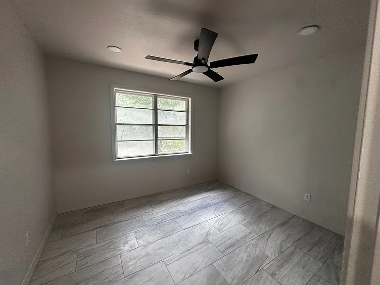 2916 Brookline Dr — Photo 15