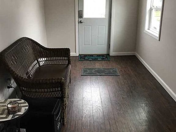 2nd image of 1015 Buntin St