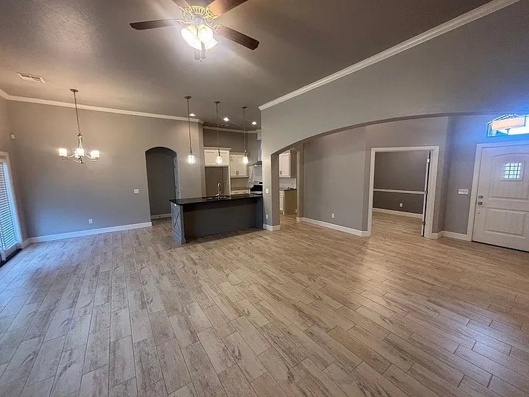 6608 Bentley Dr — Photo 3