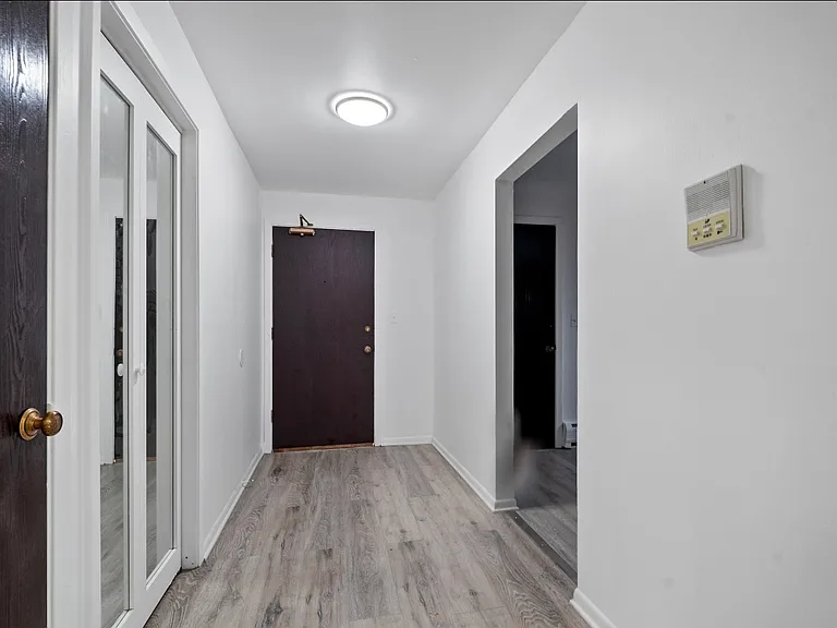 6645 N California Ave #303 — Photo 2