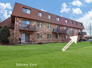 177 Uteg St APT 206C, Crystal Lake, IL 60014