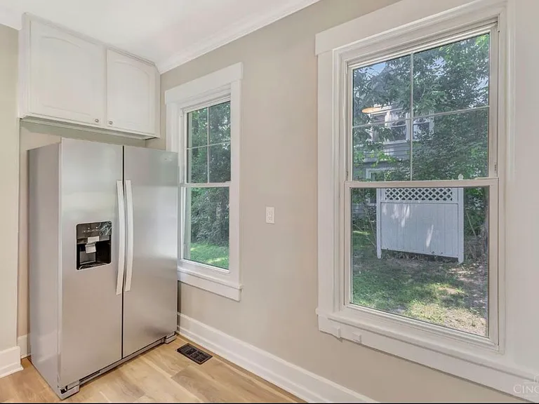 1646 King Ave — Photo 8