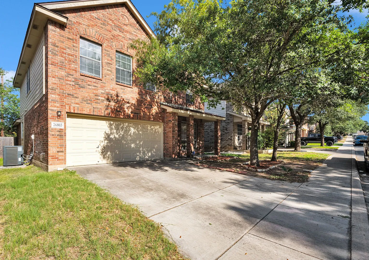 Spacious 5-Bedroom Beauty in Trinity Oaks with Community Perks! — Photo 2
