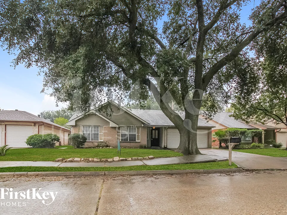 11431 Stoughton Dr