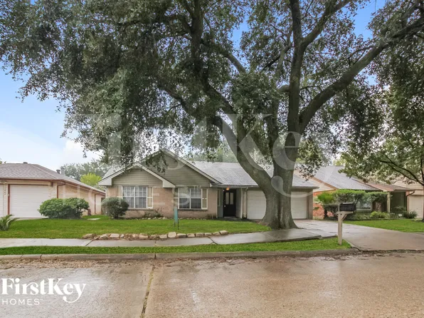 11431 Stoughton Dr, Houston, TX 77066