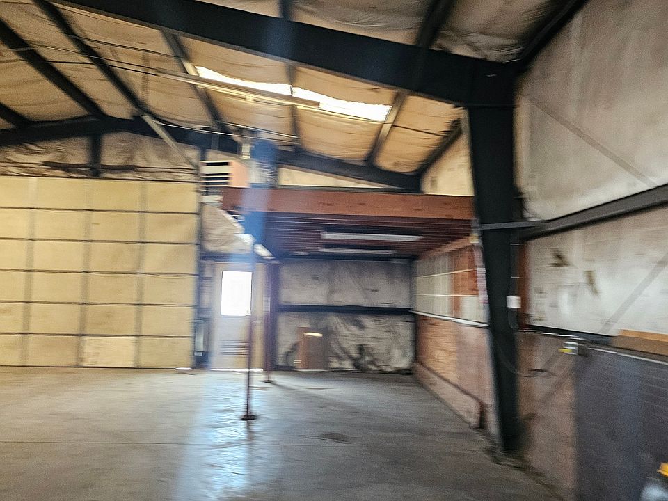 Building Photo 3