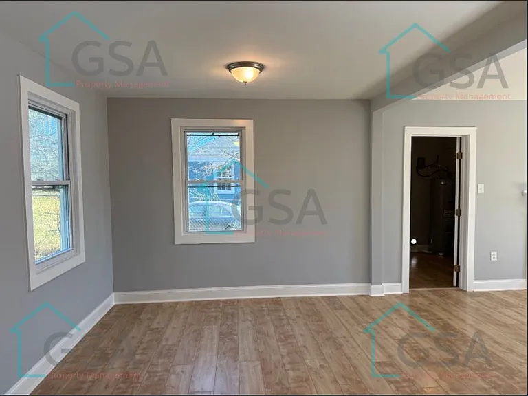 694 Saxon Ave — Photo 7