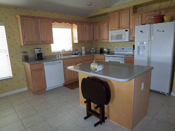 3rd image of 1310 Lago Mar Dr