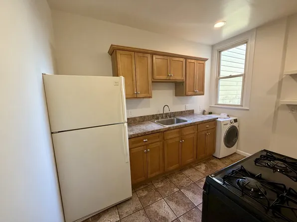 136 Sherman Avenue image 8 of 13