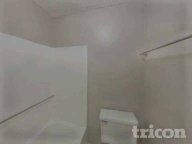 7400 Palmetto Ct — Photo 11