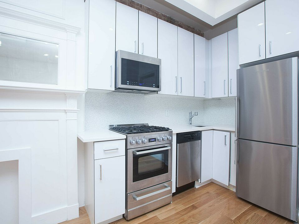 2nd image of 103 W 136th St #2R