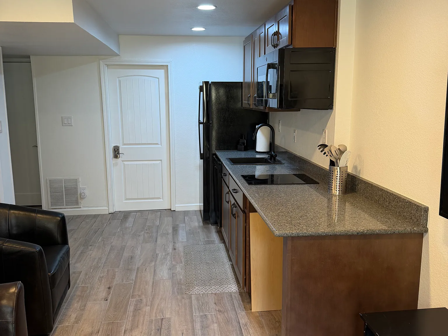 5065 Escapardo Way — Photo 2