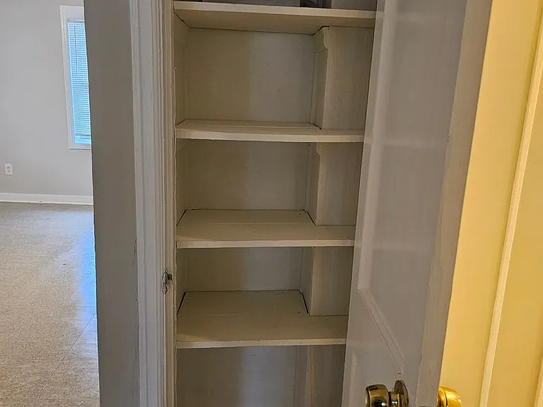 2318 Alabama Ave — Photo 2