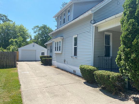 4th image of 122 S Andre St