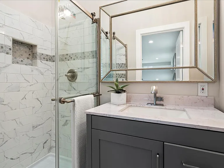 4 BED ROOM BATH