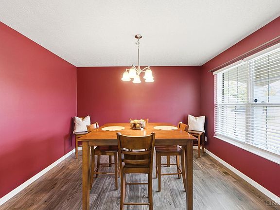 4th image of 317 Brampton Pl