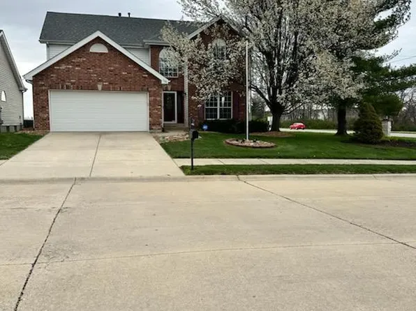 308 Brookhaven Dr, Belleville, IL 62221