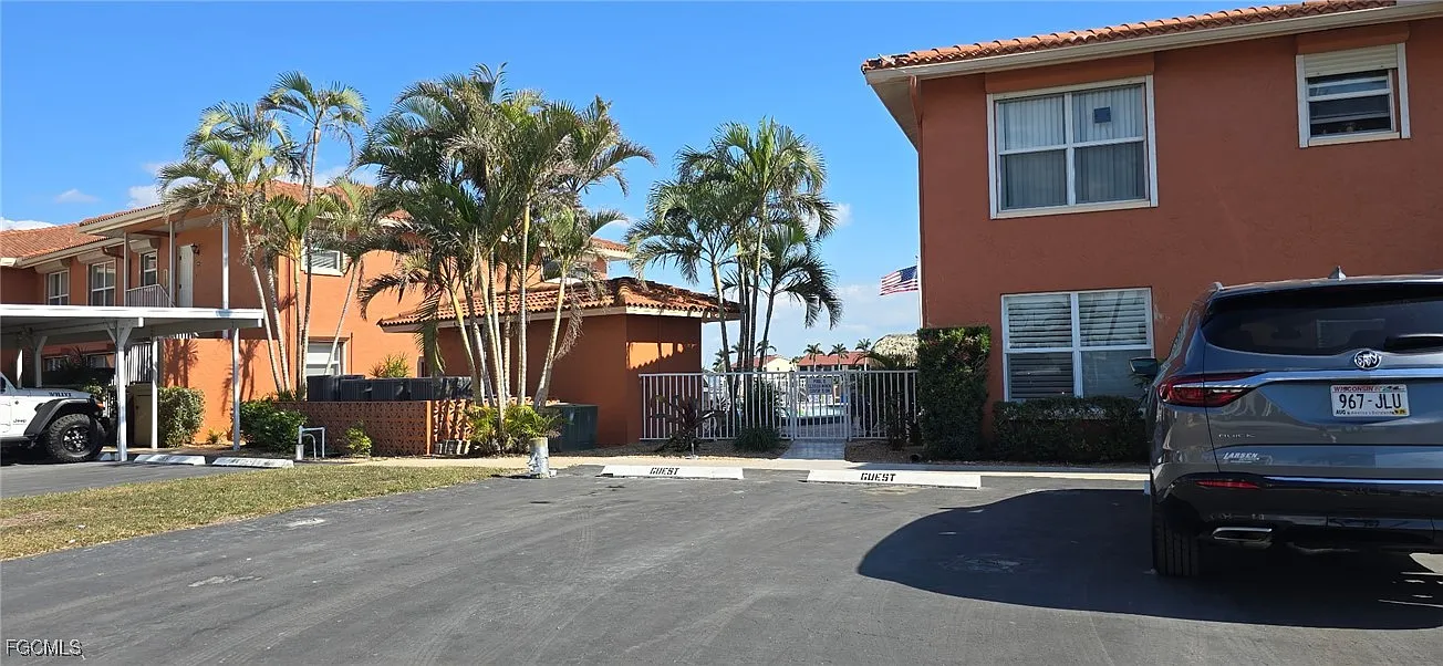 2 bed, 2.0 bath, 1338 sqft, $3,225 — Photo 2