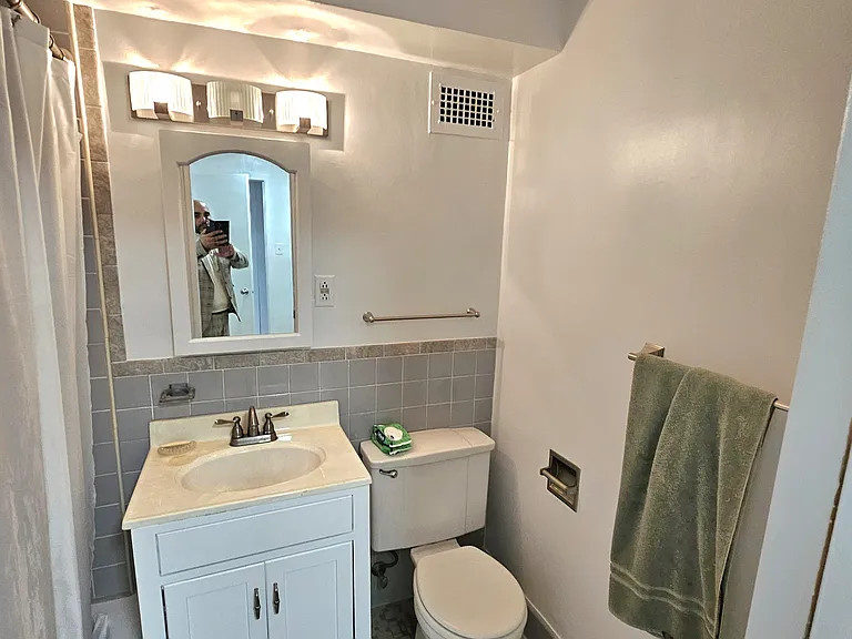 100 York St #17K — Photo 4