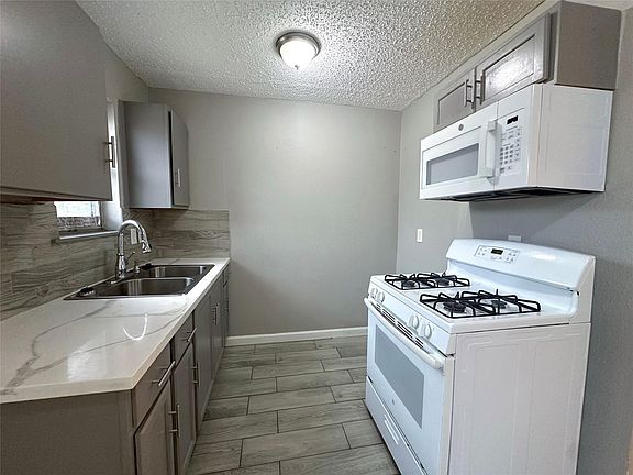 3rd image of 5418 Weaver Rd #A