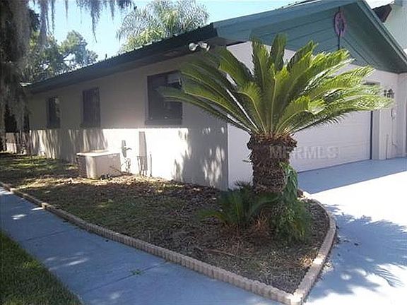 2 CAR GARAGE